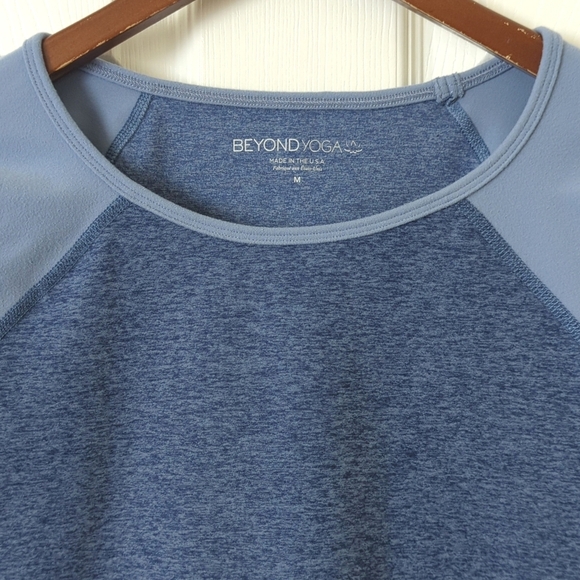 Beyond Yoga Spacedye In The Mix Slim Fit Cropped Long Sleeve Athletic Top Blue M - Picture 2 of 12